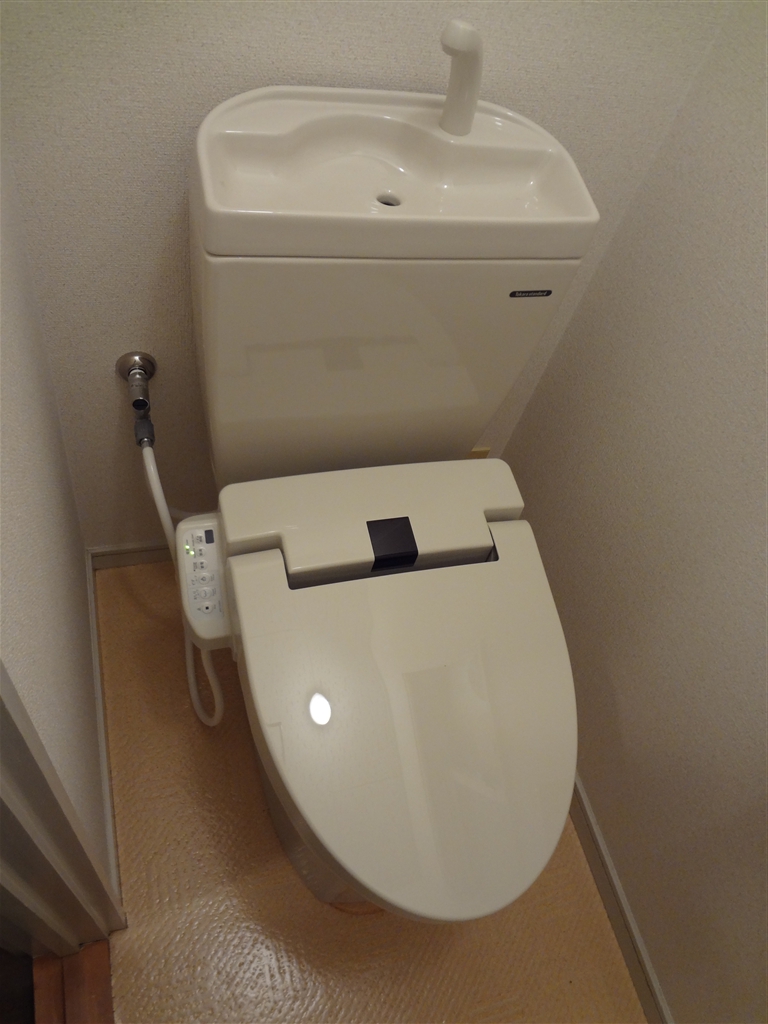 2Fはお尻洗う機能付のトイレに☆　