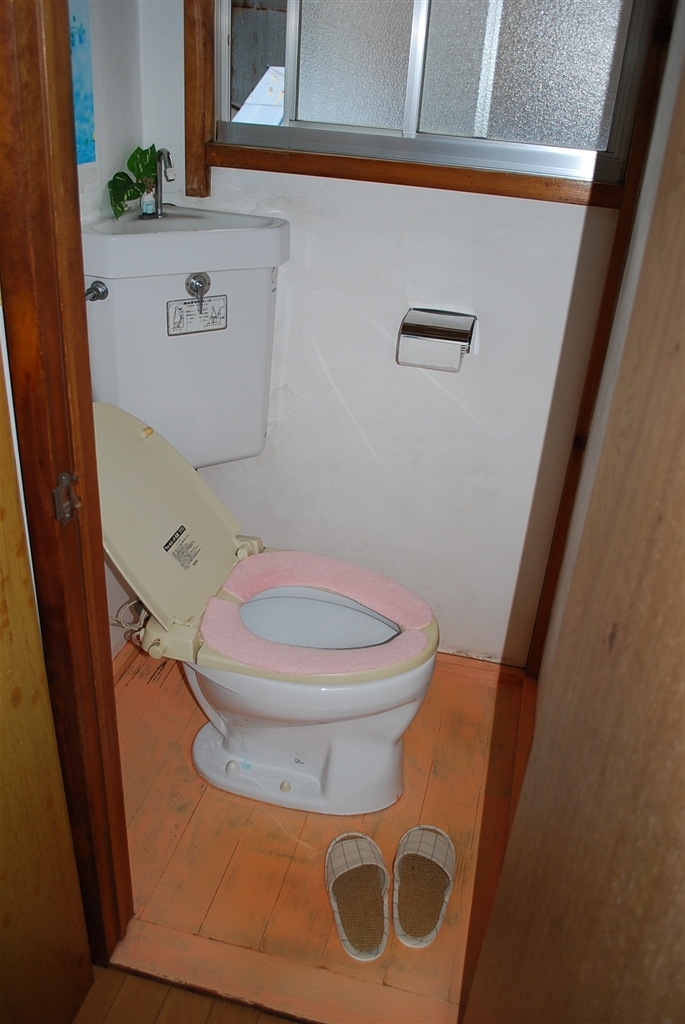 2Fトイレは狭いけど・・・：施工事例｜静岡県でリフォームをするならリフォームのひろば