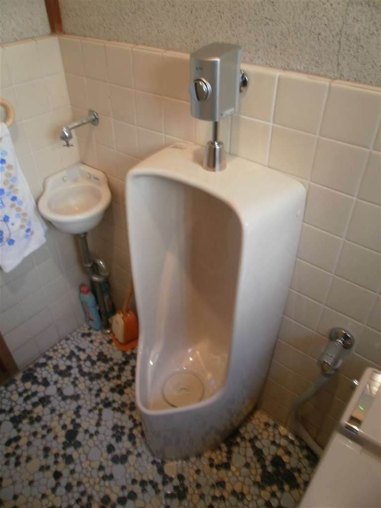 男子用トイレと一緒に取替えてください！：施工事例｜静岡県でリフォームをするならリフォームのひろば