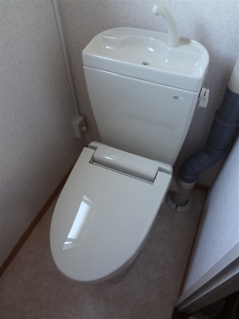 アパート　トイレの結露に長年悩みました。　Ｂ