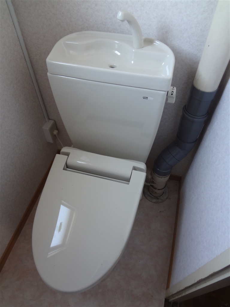 アパート　トイレの結露に長年悩みました。　Ｄ