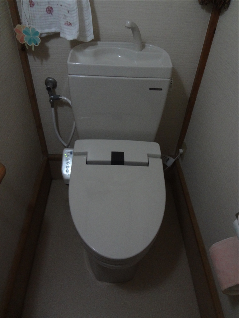 ホームセンターで購入した、1Fトイレは6年経ったら取替え。