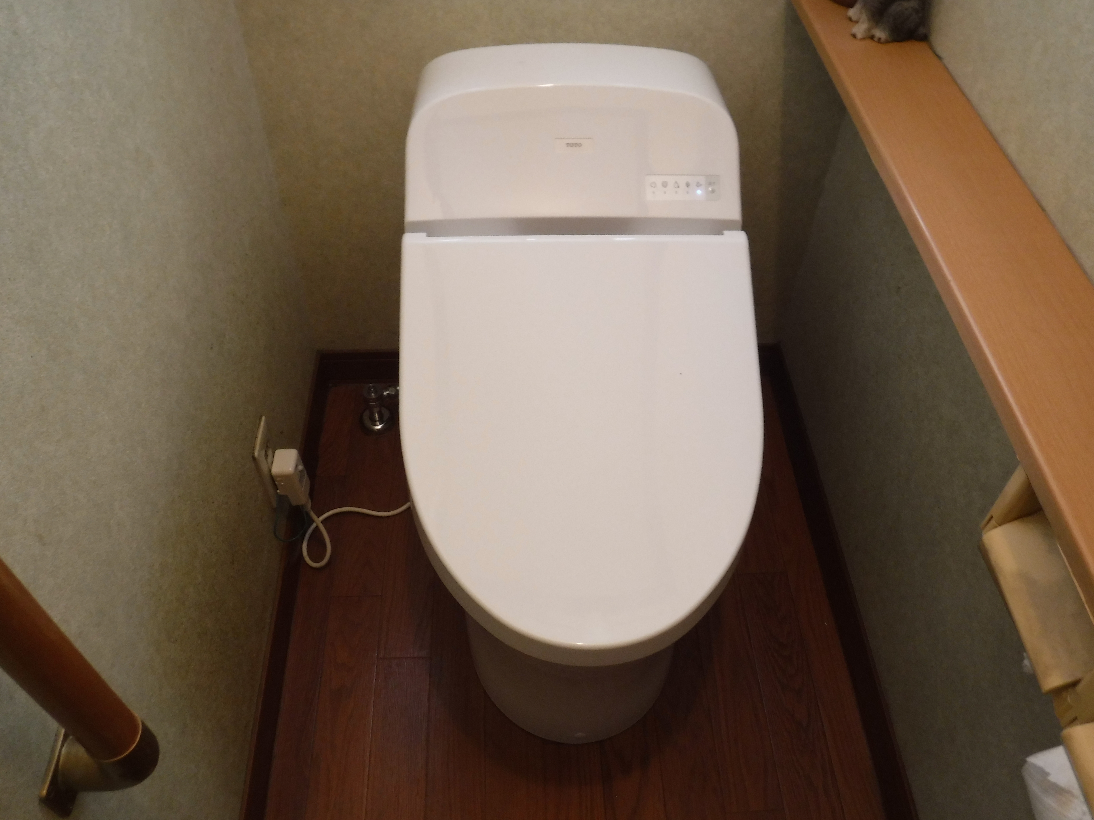 ハウスメーカーのオリジナルトイレ　一般のトイレでは？Ｂ