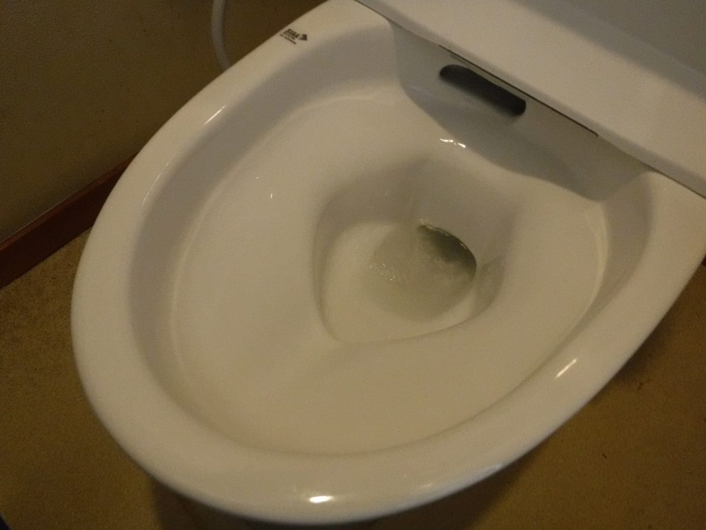 2Fのトイレ臭い・・・取替えてください。：施工事例｜静岡県でリフォームをするならリフォームのひろば