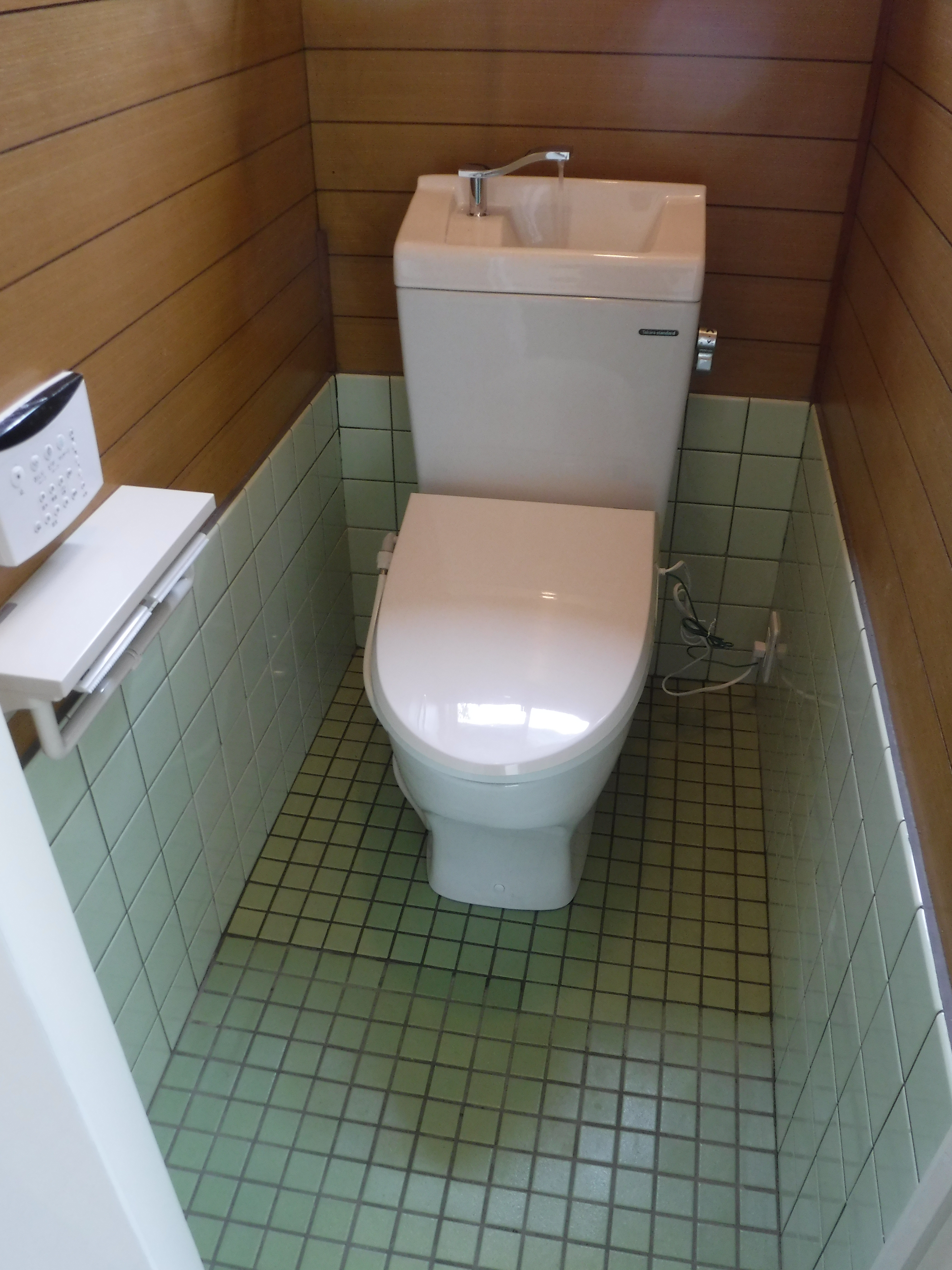 お店をやるので・・・ＰＡＫＵ×2（パクパク）洋式トイレに変えてください♪