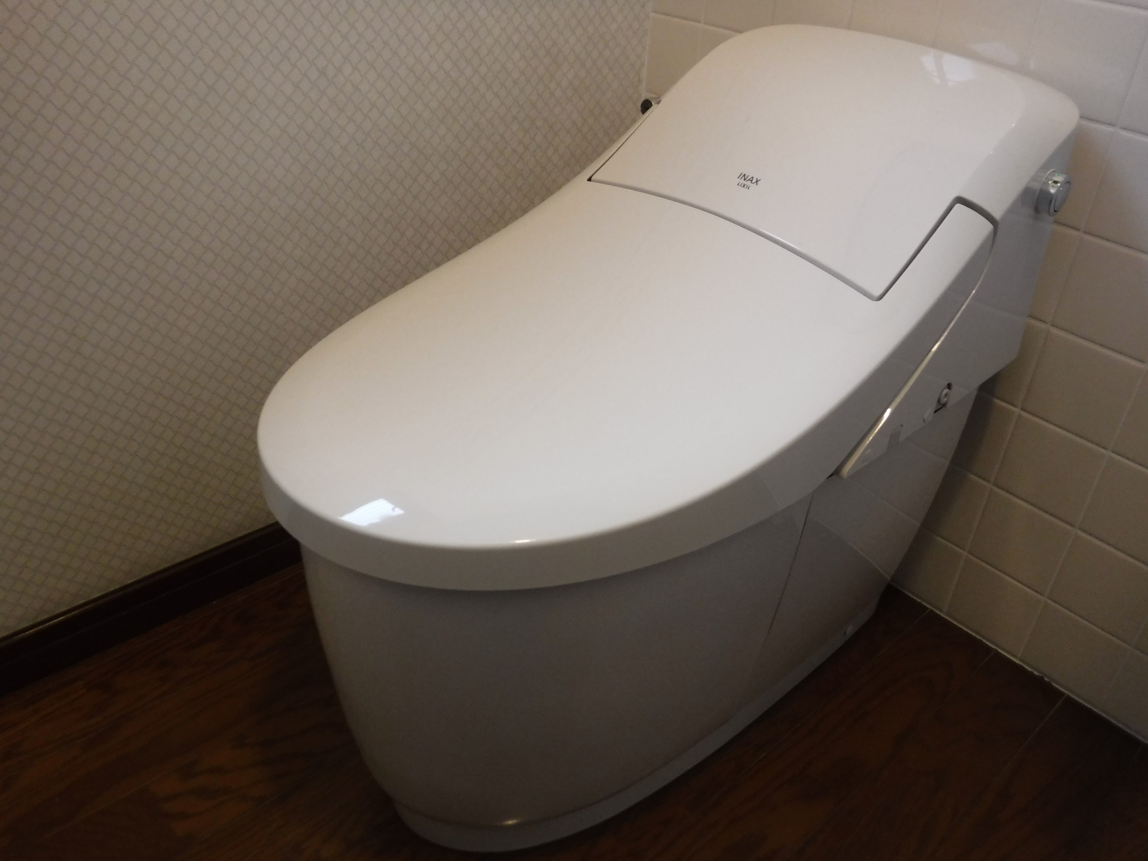 トイレのタンクに水が溜まらなくなって・・・