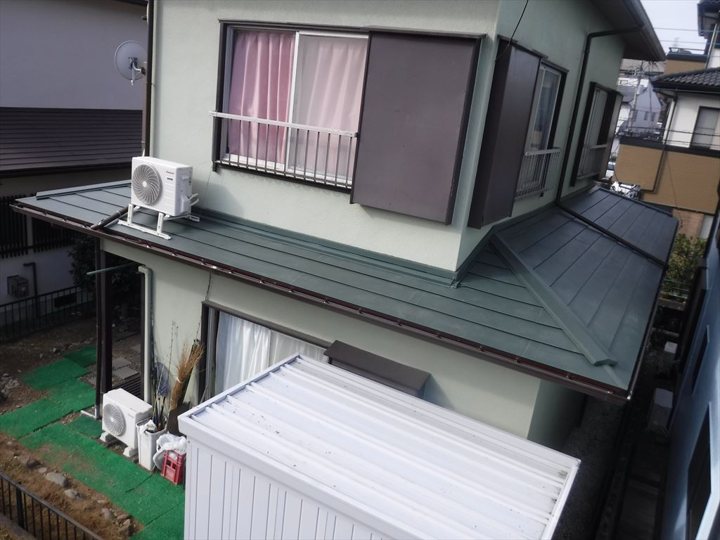 うちは雨漏りが酷い！下屋根　東側