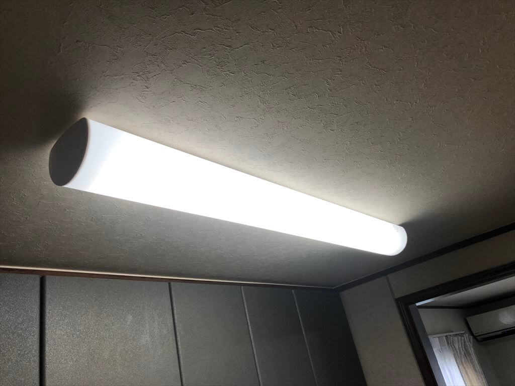 台所天井照明取替え
