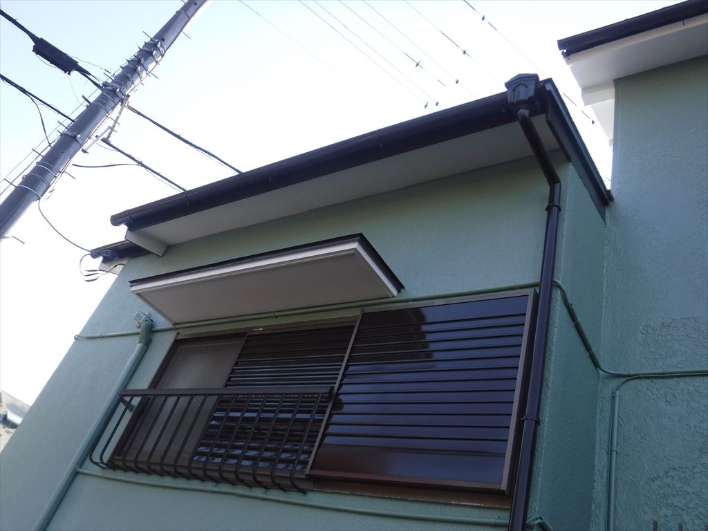 時が来た！増築面　雨戸・戸箱塗装