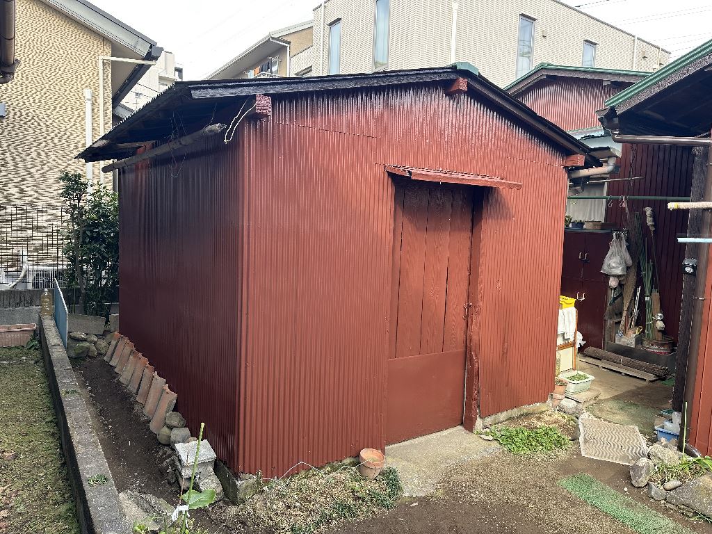 トタンの家なんですが・・物置小屋　屋根・外壁塗装