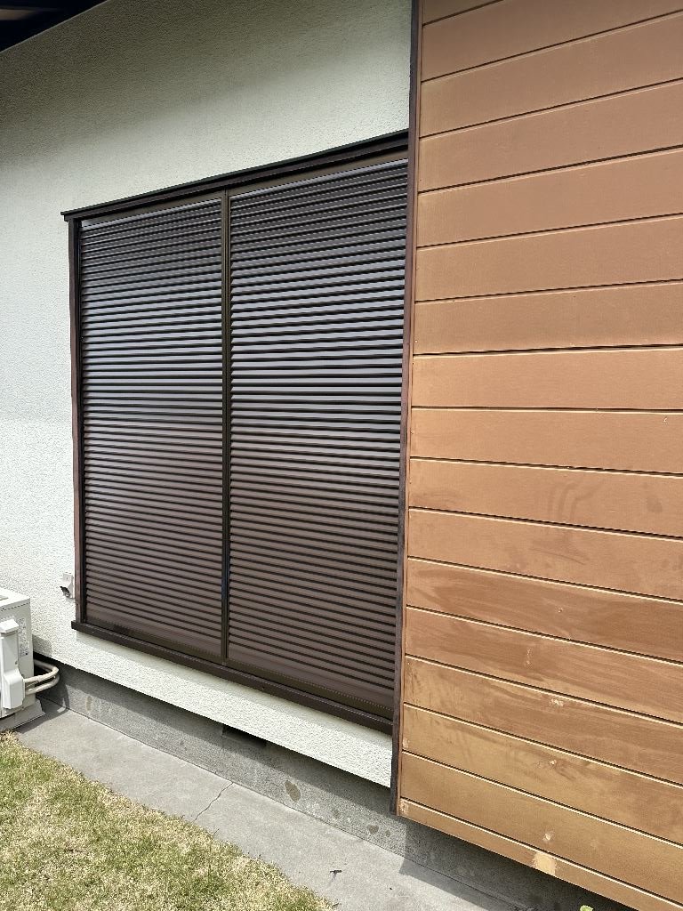 1Ｆの雨戸全てが重たくて動かない・・・東側