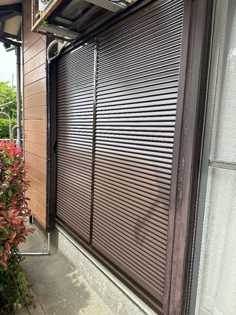1Ｆの雨戸全てが重たくて動かない・・・西側