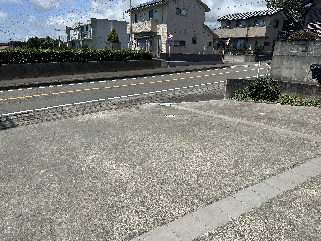 住み続けて検討！駐車場入口　拡張　