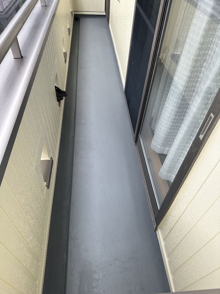 18年経った？塗るか・・・？ベランダ西側